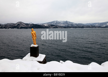 Tazawa ko See und Tatsuko Statue im Winter Akita Präfektur Nordjapan Stockfoto