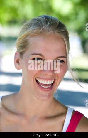 Eine junge lächelnde Frau Schweden. Stockfoto