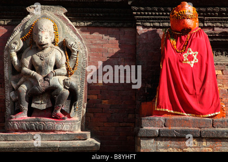 Nepal Kathmandu Tal Patan Royal Palast Narasingha und Hanuman Statuen Stockfoto