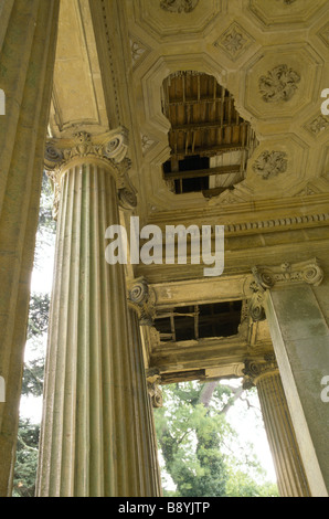 Detail des Schadens, der Tempel der Eintracht und Sieg in Stowe vor der Restaurierung im Jahr 1994-96 Stockfoto