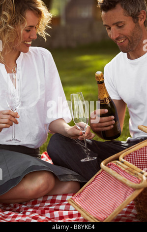 Paar beim Champagner Kopenhagen Dänemark. Stockfoto