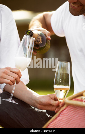 Paar beim Champagner Kopenhagen Dänemark. Stockfoto