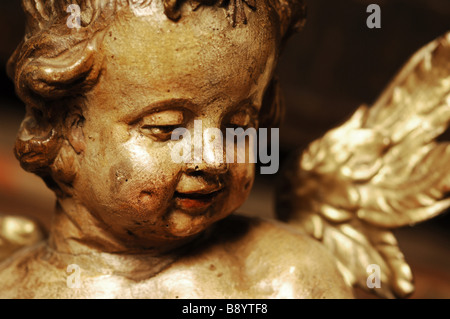 Nahaufnahme von einer vergoldeten hölzernen Cherub italienischen C18th in Dragon Snowshill Manor Stockfoto