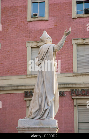 Statue von San Carlo vor San Carlo al Corso Kirche am Piazza Augusto Imperatore im Centro Storico Rom Italien Europa Stockfoto