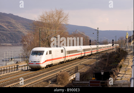 DB Bahn Klasse 401 ICE 1 hohe Geschwindigkeit Elektrischer Triebzug Deutschland Stockfoto