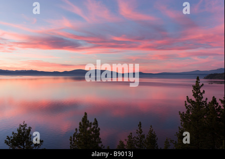 Sonnenuntergang vom Logan schwärmen Vista Point off Highway 50, Zephyr Cove, Lake Tahoe, Nevada, USA Stockfoto