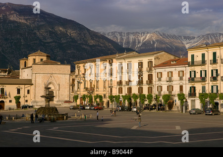 Die Piazza Garibaldi Sulmona, Abruzzen, Italien. Stockfoto