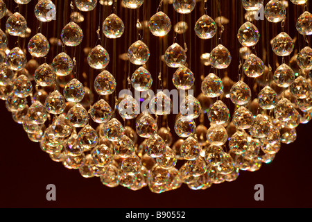 Decke Kronleuchter Kristall-Glaskugeln Licht leuchten Beleuchtung Glanz