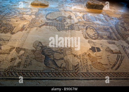 Bunte Sternzeichen Mosaik Wiederaufbau in vor kurzem ausgegrabene jüdische Synagoge von Zippori oder Sepphoris Lehrhäuser antiken Stadt Stockfoto