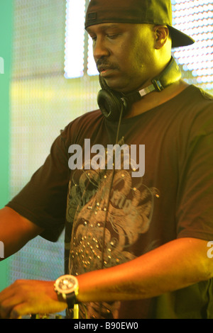 Live-Auftritt von DJ Todd Terry Tomorrowland 2008 am Erholungsgebiet De Schorre Boom in Belgien Stockfoto