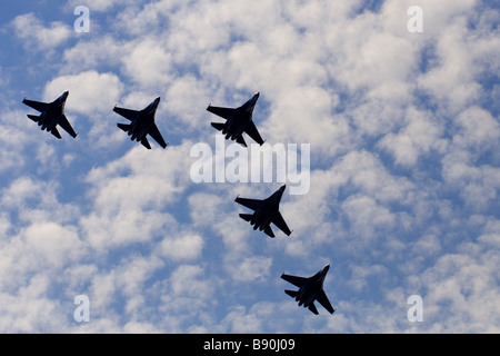 Die Kunstflugstaffel Russian Knights bei Air zeigen Stockfoto