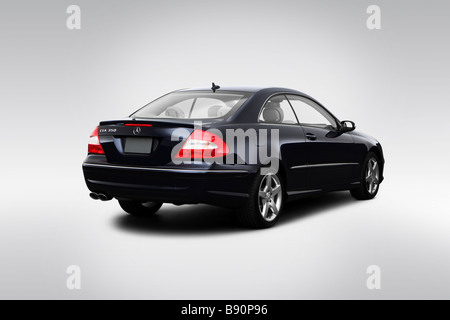 Mercedes-Benz CLK-Klasse CLK350 2009 in blau - Winkel Rückansicht Stockfoto