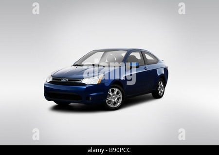 2009 Ford Focus SE blau - Winkel-Vorderansicht Stockfoto
