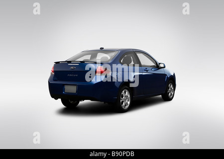 2009 Ford Focus SE blau - Winkel Rückansicht Stockfoto