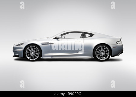 2009 Aston Martin DBS in Silber - Treiber Seitenprofil Stockfoto