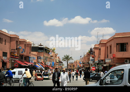 Rue Bab Agnaou, südlich von Djemaa-el-Fna, führt zu der Kasbah, Marrakech, Marokko Stockfoto