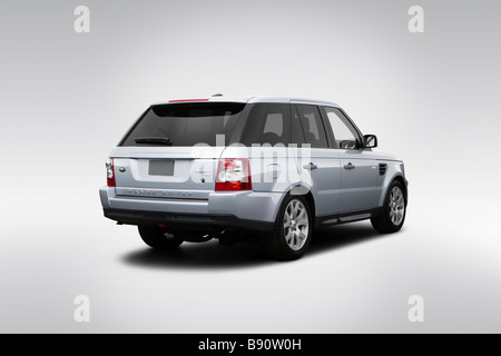2009 Land Rover Range Rover Sport HSE in Silber - Winkel Rückansicht Stockfoto