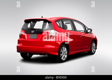 2009 Honda Fit Sport in rot - Winkel Rückansicht Stockfoto