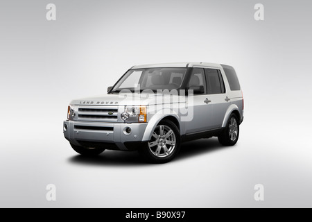 2009 Land Rover LR3 HSE in Silber - Winkel-Vorderansicht Stockfoto