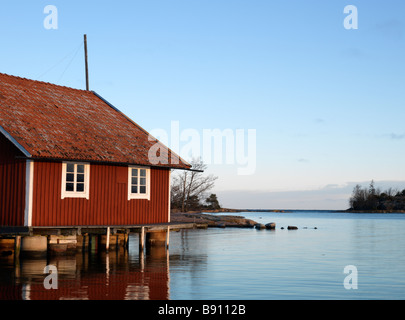 Ein Bootshaus Tjust Archipel Schweden. Stockfoto