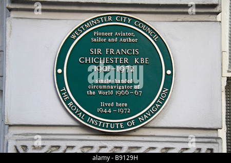 Eine Westminster Rat grüne Plakette für Sir Francis Chichester, Pioneer, Flieger, Matrose und Autor, London.  Feb 2009 Stockfoto