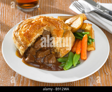 Steak und Ale Pie Essen Stockfoto