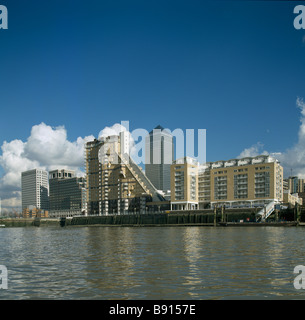 Docklands London Kaskaden Wohnprojekt Stockfoto