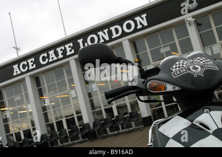 Wiedereröffnung des berühmten Ace Café auf der North circular rd West London bis zum heutigen Tag Stockfoto