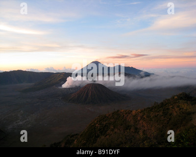 Sonnenaufgang über dem Mt Bromo, Java, Indonesien Stockfoto