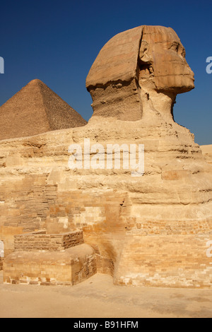 Die Sphinx und Cheops-Pyramide von Khufu (Cheops), Gizeh, Kairo, Ägypten Stockfoto