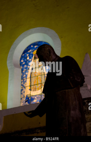 Statue des Papstes im Kloster in Izamal Mexiko Stockfoto