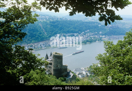 Burg Katz mit St. Goar darüber hinaus auf den Rhein, die Burg der Katze, nicht weit entfernt befindet sich Burg Maus-das Schloss der Maus. Stockfoto