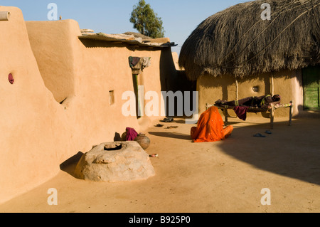 schöner Wüste Architektur sehen in den Dörfern der Wüste Regionen von Rajasthan, Indien. Stockfoto