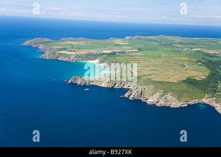 Luftaufnahme der Lands End Peninsula in der Sommersonne Cornwall England Vereinigtes Königreich GB Großbritannien Großbritannien Britische Inseln Europa Stockfoto