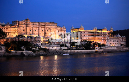 Indien Rajasthan Udaipur Lake Pichola City Palace Fateh Prakash Palace Hotel Stockfoto