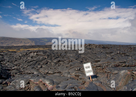 Straße gesperrt-Zeichen am Ende der Chain of Craters Road - Volcanoes-Nationalpark, Big Island, Hawaii, USA Stockfoto