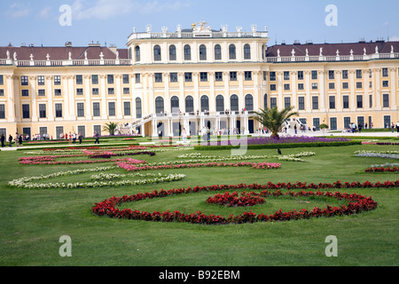 Die Gärten von Schloss Schönbrunn in Frühling Wien Österreich Stockfoto