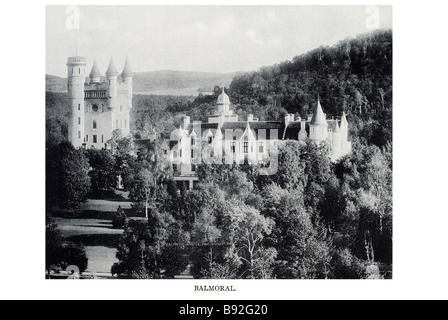 Balmoral Castle ist ein großes Anwesen Haus befindet sich in der Gegend von Aberdeenshire, Schottland, bekannt als Royal Deeside. Das Anwesen wurde Stockfoto