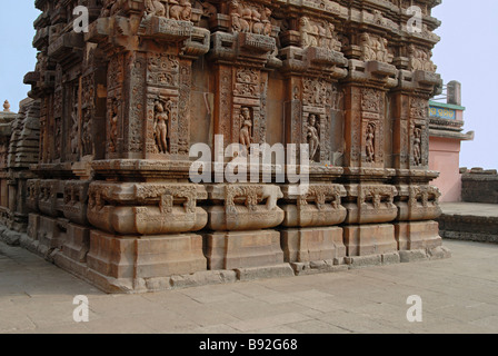 Vaital Bügel, General-Blick von Süd-Ost mit untereren Teile und Frauengestalten. Bhubaneshwar, Orissa, Indien. Stockfoto