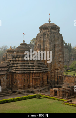 Lingaraj Bügel, allgemeine Ansicht von Nord-Osten, genauer Blick auf den Tempel hinter Lingaraj Bügel zeigen. Bhubaneshwar, Orissa, Stockfoto