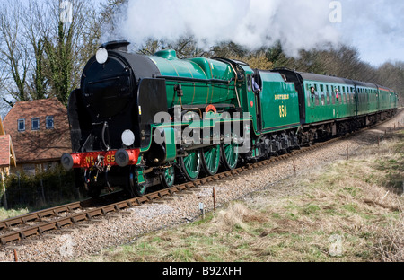 Der Lord Nelson 860 4-6-0 in der Nähe von Alresford auf der Mitte Hants Eisenbahn Frühling Gala 2009 Stockfoto