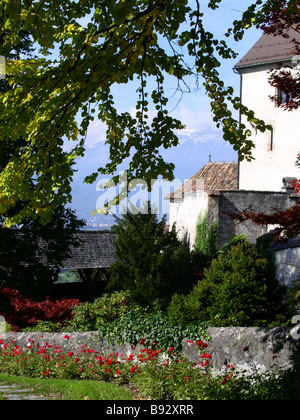 Li das Fürstentum von Liechtenstein Hauptstadt Vaduz The Burg Schloss Vaduz Garten keine Drittrechte zur Verfügung Stockfoto