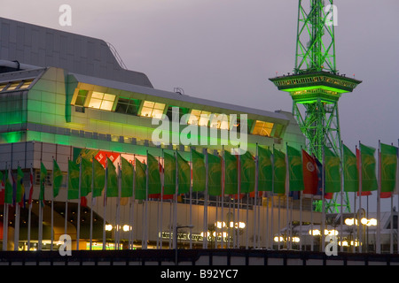 EU DE DEU Deutschland Hauptstadt Berlin A spezielle grüne Beleuchtung des internationalen Strafgerichtshofs, der alte Funkturm für die internationale Grüne Woche Stockfoto