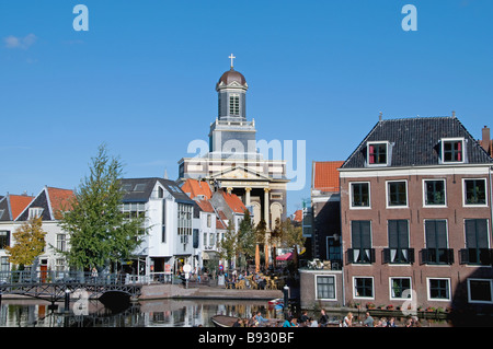 Leiden Niederlande Holland Fluss Rhein Hartebrugkerk Stockfoto