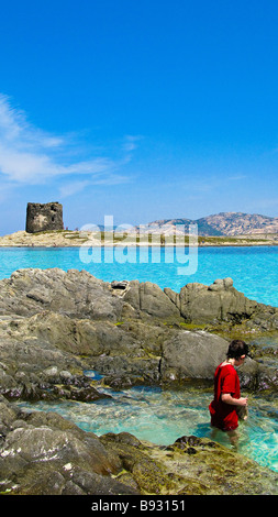 Strand La Pelosa und Isola Piana mit der alten spanischen Verteidigung Turm im Hintergrund. Asinara Insel. Stintino. Provinz Sassari. Sardegna. Italien Stockfoto