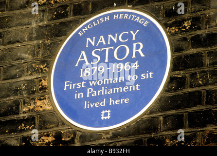 Blaue Plakette Nancy Astor erste weibliche Frau MP St James Square London England UK englische Parlamentsmitglied Stockfoto