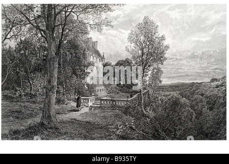 Ravenswood Schloss Haus Herrenhaus Garten Park Wald Landschaft Zeitraum Kleid zu Fuß Mann Tal Wald außerhalb von Sommerholz Stockfoto