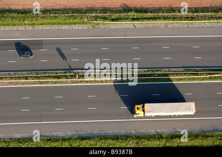 Auto und Verkehr auf der Autobahn M5 Devon england Stockfoto