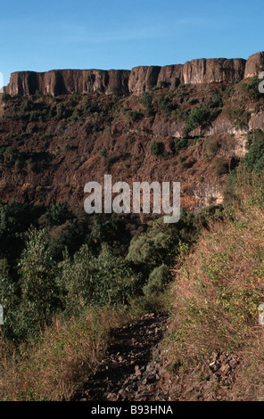 Die Kirche am Atbara Medhane Alem Äthiopien in die Seite eines Hügels gebaut Stockfoto