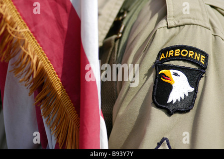 US-Soldat und Flagge der Airborne division Stockfoto